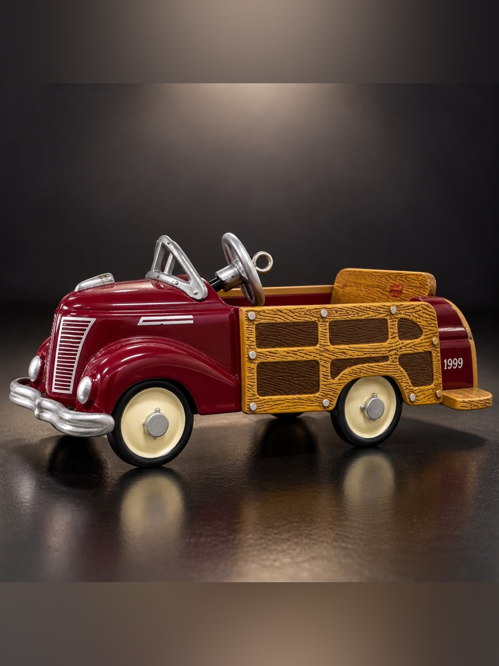 1999 Hallmark Garton Ford Station Wagon Kiddie Car Classics Ornament